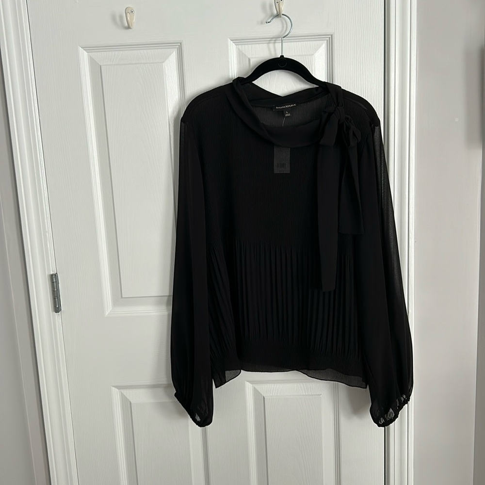 NWT Banana Republic L Sheer Tie  Neck Blouson Sleeve